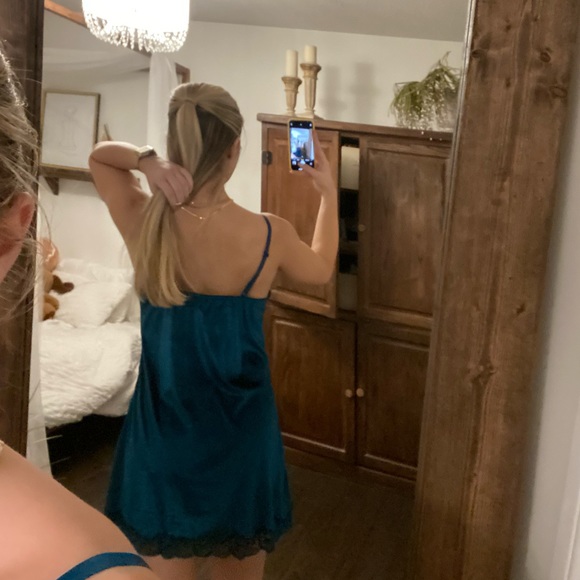 Vintage velour dress - Picture 3 of 3